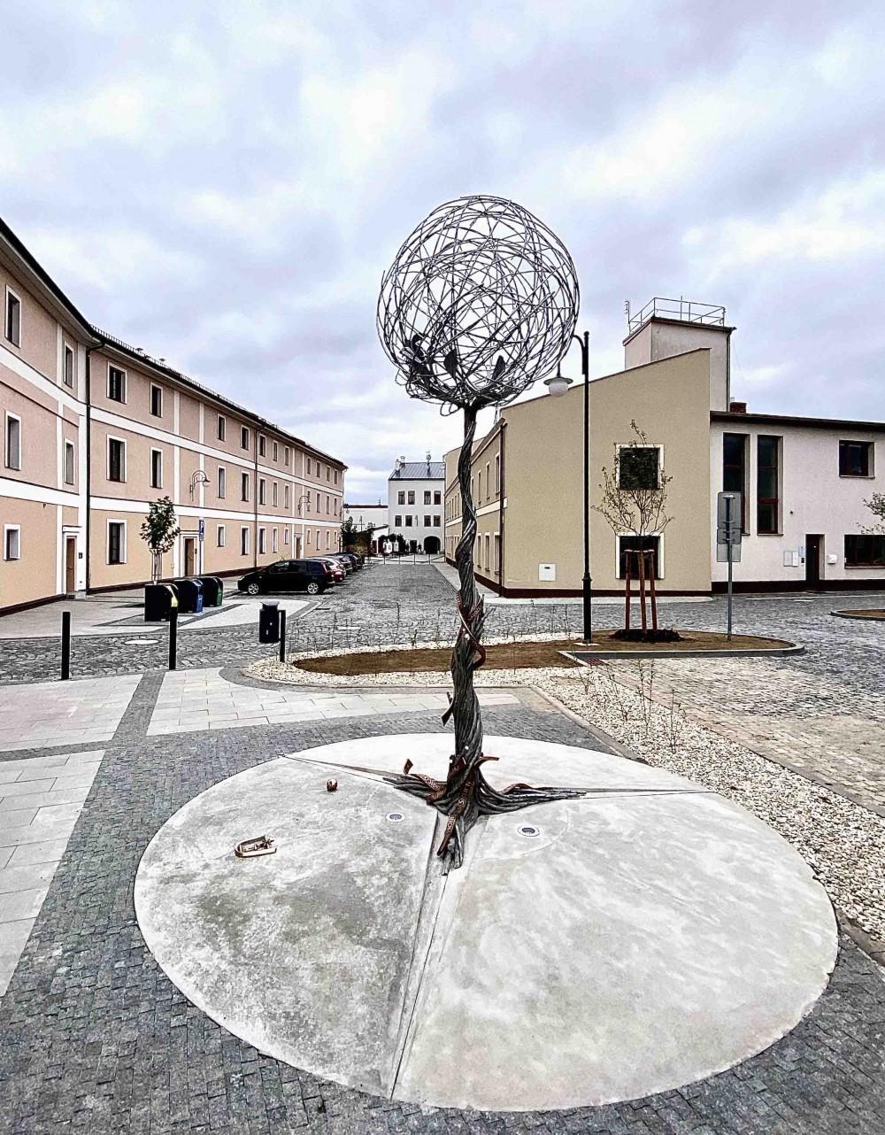 PAMÁTNÍK SMÍŘENÍ, HOLEŠOV, fotografie 2 z 5